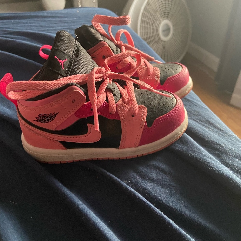 Girls Jordan sneaker